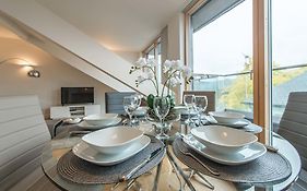 Hampden Apartments - The Victoria